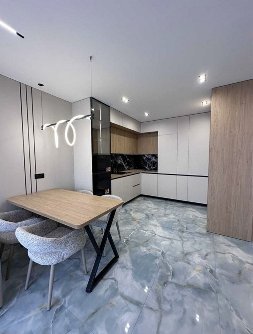 Актуальна! Варшавський Виноградарь Діброва Місто Квітів Крістерів  Єос Київ - зображення 4