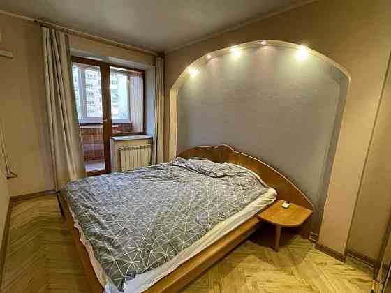 Затишна трикімнатна квартира чекає на вас! Киев