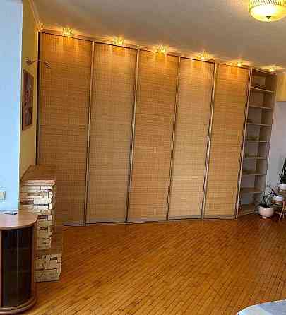 2-кімнатна квартира біля метро Дарниця, 73 м², з ремонтом Киев