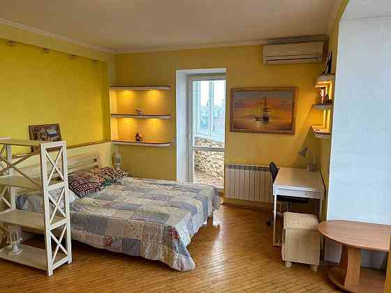 2-кімнатна квартира біля метро Дарниця, 73 м², з ремонтом Киев