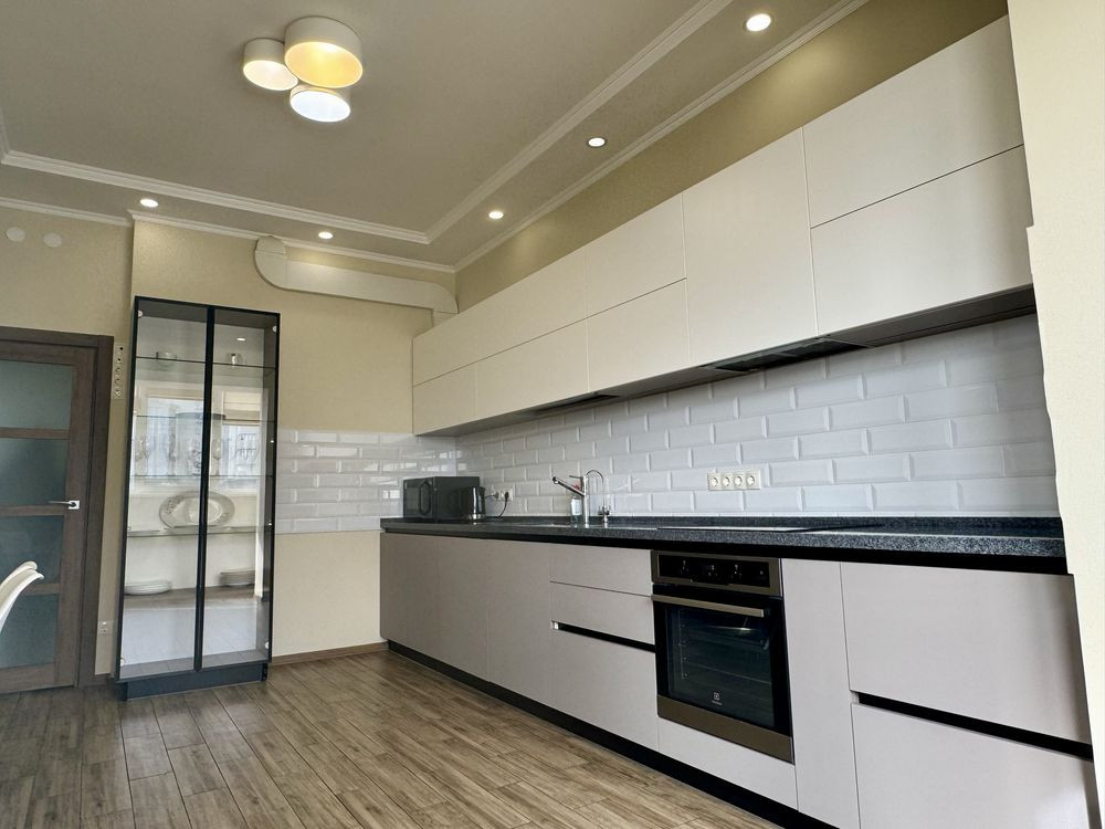 БЕЗ %, Верхогляда 2А, ЖК Новопечерський Двір, Драгомірова Киев - изображение 2