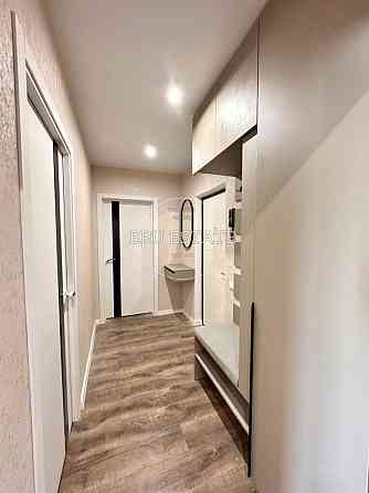 Продам 2к Позняки Григоренка 27 Осокорки Дарницький свіжий евроремонт Київ