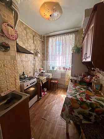 Продам 2-кімнатну квартиру біля делікатесів Кам`янець-Подільський