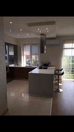 Продається трьох кімнатна квартира Ужгород