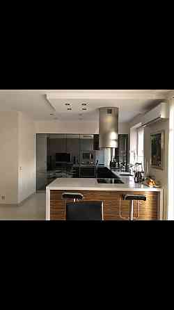 Продається трьох кімнатна квартира Ужгород