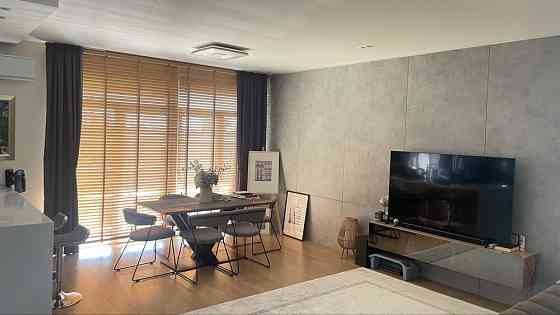 Продається трьох кімнатна квартира Ужгород