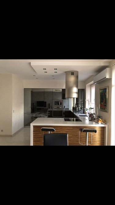 Продається трьох кімнатна квартира Ужгород - изображение 1