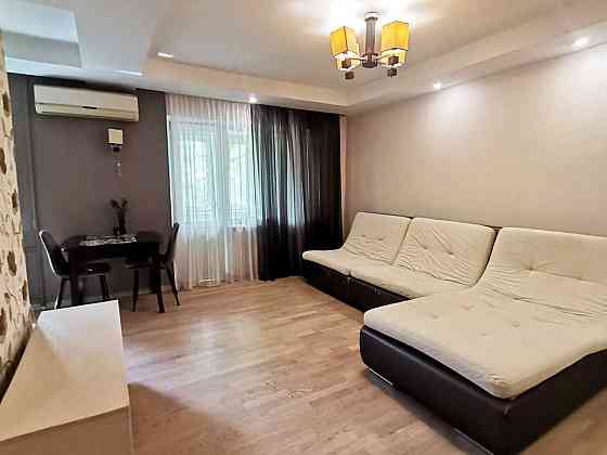 Довгострокова оренда 2-кімнатної квартири в центрі міста Запоріжжя