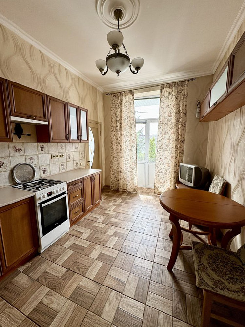 Світла та затишна 2-кімнатна квартира, центр, ідеальне розташування Черновцы - изображение 1