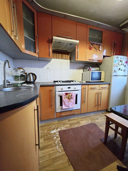 Здам 2х кімнатну, ГОЛОВНА (ТЦ ДЕПОТ), ОКРЕМІ КІМНАТИ, ЛОДЖИЯ, вільна! Черновцы - изображение 2