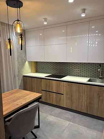 Продаж стильна 1 кім + велика кухня вітальня з дизайнерським ремонтом Львов