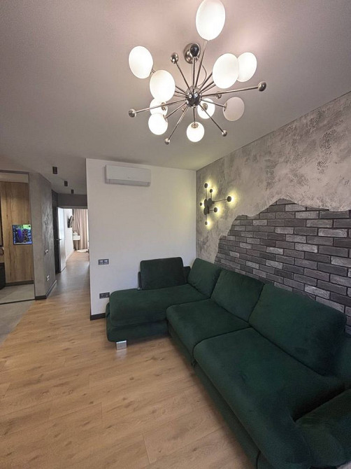 Продаж стильна 1 кім + велика кухня вітальня з дизайнерським ремонтом Львов - изображение 2