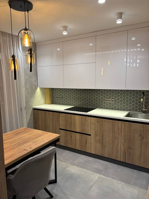 Продаж стильна 1 кім + велика кухня вітальня з дизайнерським ремонтом Львов - изображение 6