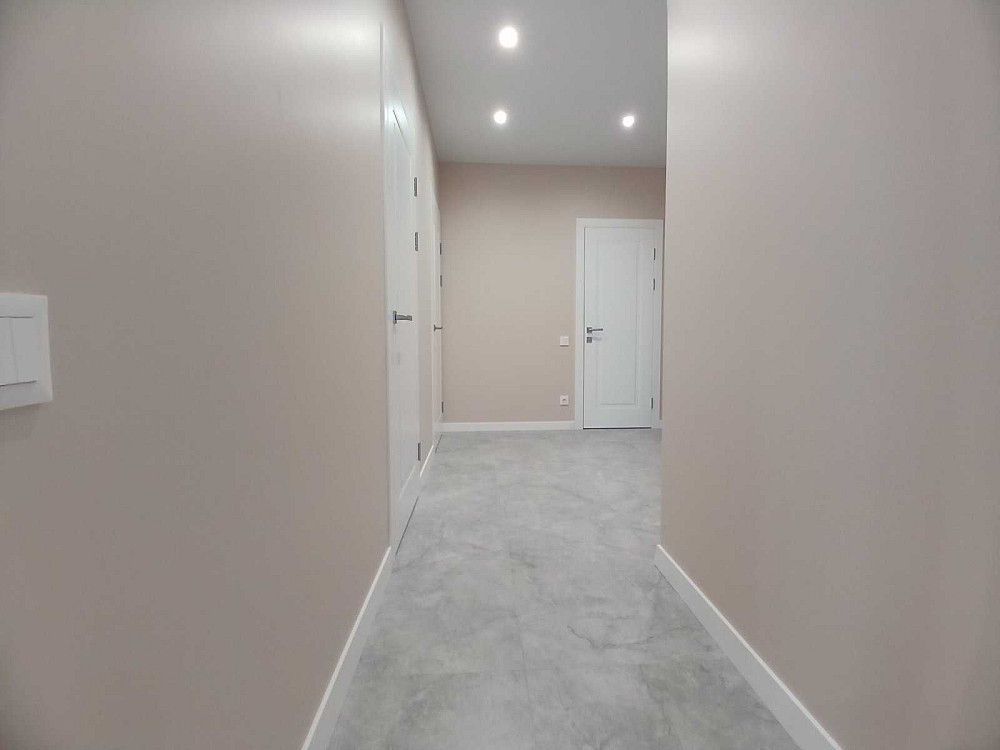 Велика 2-х кімнатна з ремонтом в ЖК Центральний 2 Ирпень - изображение 4