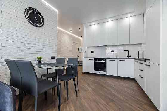 1-кімн. в новому будинку комфорт класу пр. Науки 58-В, без комісії! Киев