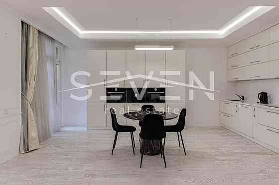 Оренда 3 кімнатна квартира 207 м2 по вул. Володимирська 49-А Київ