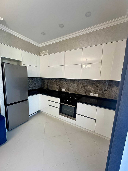 Розкішна 2 кімнатна квартира в класному будинку біля моря Одеса - зображення 2