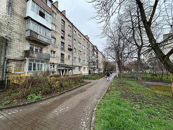 Продам! 2 кімнатну в центрі під ремонт! Ивано-Франковск