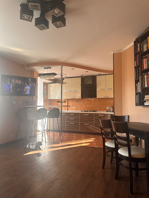 Сдам  3-х кімнатну квартиру- студію з підземним гаражем Черкаси - зображення 5