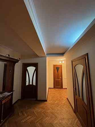 Оренда 2 кімнатної квартири по вул Пекарська Львов