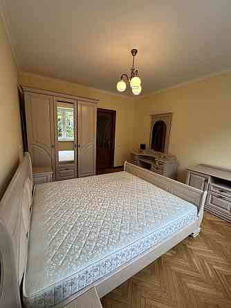 Оренда 2 кімнатної квартири по вул Пекарська Львов