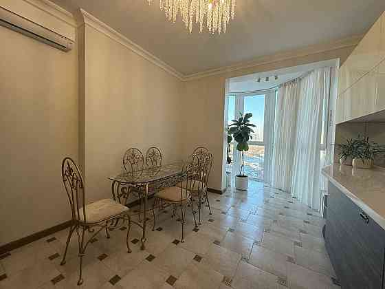 Продам квартиру в Голосеевском  районе Киева 73м2 Киев