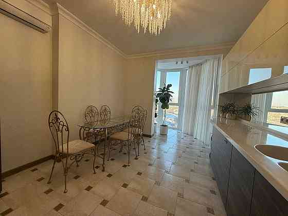 Продам квартиру в Голосеевском  районе Киева 73м2 Киев