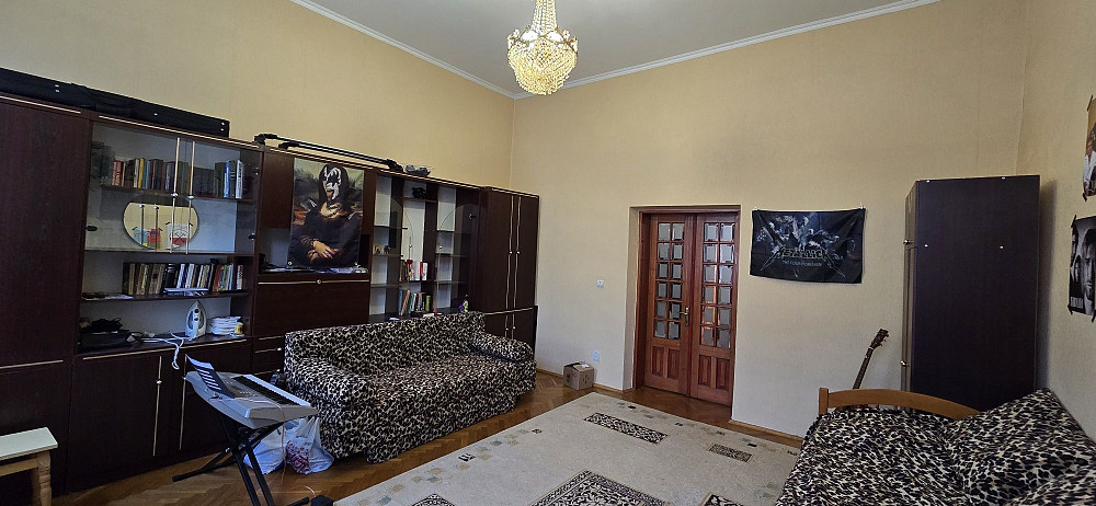 Одно кімнатна квартира в самому Центрі Чернівці - зображення 3