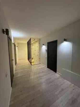 Двоповерхова квартира!! Поруч із ТРЦ "RiverMall" Киев