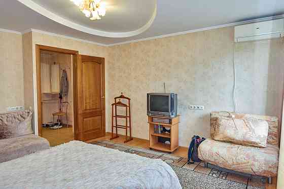 1к. ул. Антоновича 90 (Горького), м. Олимпийская-Дв-ц Украина Киев