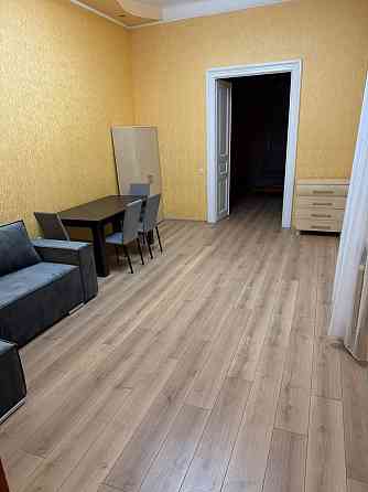 Дорошенка П. вул.
Оренда квартир
 2 кімнати
 72 / 42 / 15 кв.м Львів