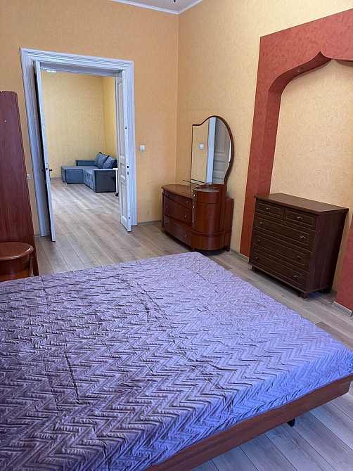 Дорошенка П. вул.
Оренда квартир
 2 кімнати
 72 / 42 / 15 кв.м Львів - зображення 3