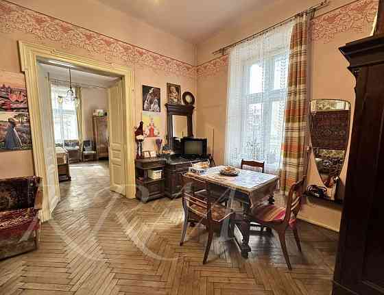 Продаж 2-кімнатної квартири вул. Куліша (пасаж Германів) Львів