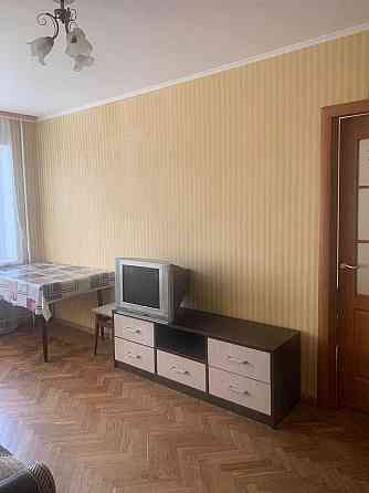 Продам 2-к.квартиру Харківське шосе метро Дарниця Харьковское шоссе Київ