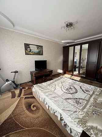 Аренда 2 ком кв по Рустави с мебелью и техникой Запоріжжя