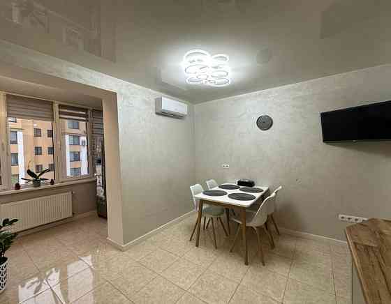 Пропоную чудову 2х кімнатну квартиру з сучасними ремонтом в новобудові Хмельницкий