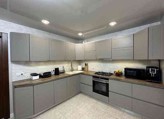 Пропоную чудову 2х кімнатну квартиру з сучасними ремонтом в новобудові Хмельницкий