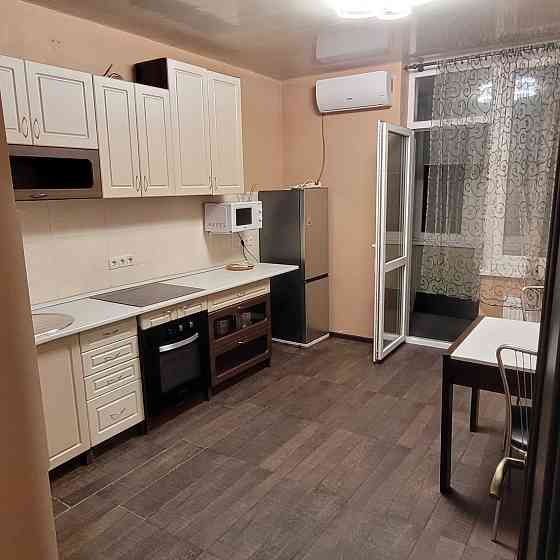 Довготривала оренда 1к квартири на вул. Володимира Наумовича 4 Киев