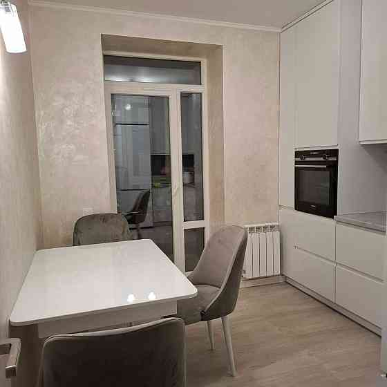 Двокімнатна квартира з ремонтом та меблями в ЖК "Медова Будова". Трускавец