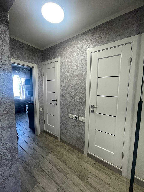 Продається стильна 1-кімнатна квартира з дизайнерським ремонтом! Бородянка - зображення 2