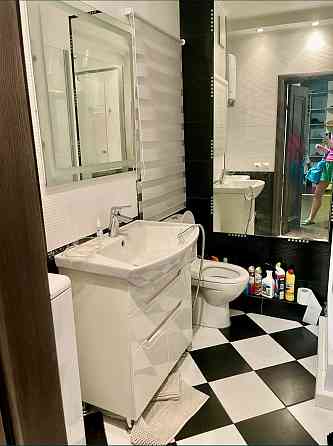 Кварира в 1 хвилині від метро Позняки Киев