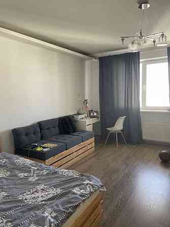 Кварира в 1 хвилині від метро Позняки Киев