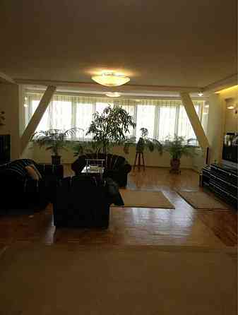 Продам простору 3-кімнатну квартиру  Аркадіївська Гоголя Центр 150кв.м Днепр