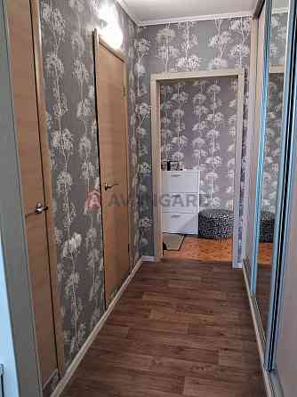 продам простору 3-кімнатну квартиру з холом 4 мкр Лівого берега Кам`янське (Запорізька обл.)