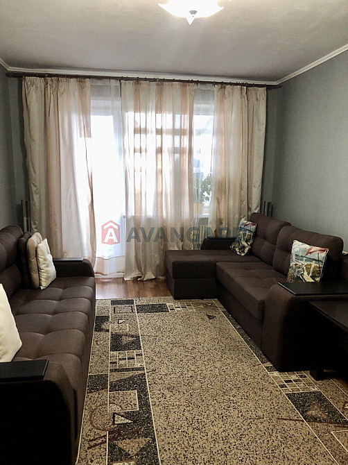 продам простору 3-кімнатну квартиру з холом 4 мкр Лівого берега Кам`янське (Запорізька обл.) - зображення 1