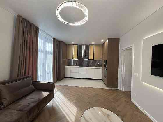 Продаж 2 кі-ної квартири ЖК "Crystal" Ужгород