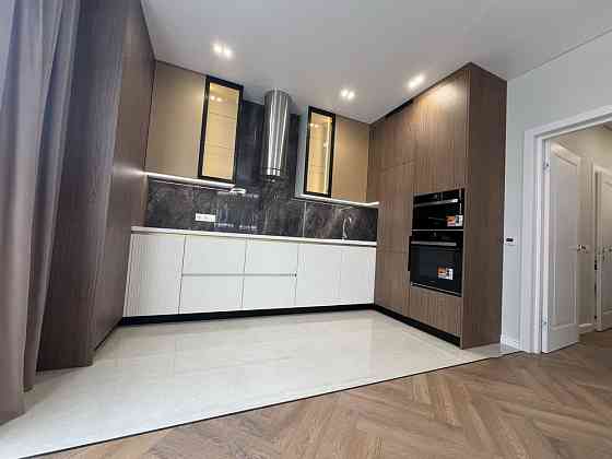 Продаж 2 кі-ної квартири ЖК "Crystal" Ужгород