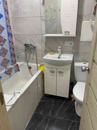 Здам 3-х кімнатну квартиру в центрі міста біля входу на курорт Білики