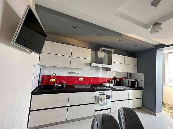 Гарна вкомплектована 2-ох кімнатна квартира р-н Каскад Ивано-Франковск