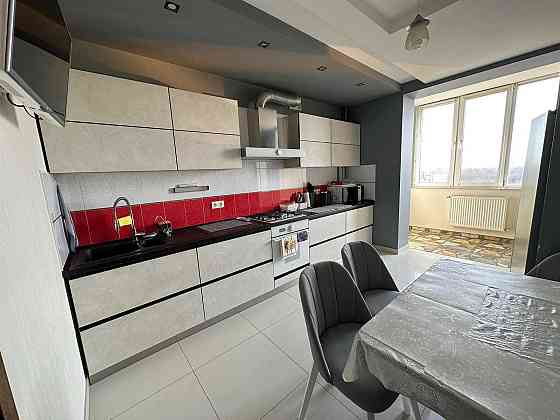 Гарна вкомплектована 2-ох кімнатна квартира р-н Каскад Ивано-Франковск